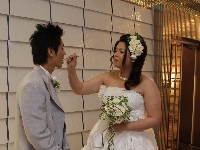 新郎　２次会しめのスピーチファーストバイト　新婦から新郎へ　かわいらしいサイズですね