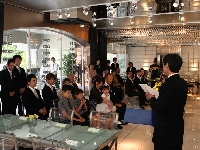 ご列席のみなさまも着席して結婚式のスタートです。