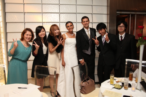 友人とポーズ写真