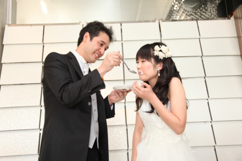 ファーストバイト　新婦へ