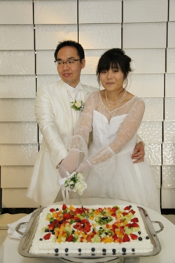 ウエディングケーキ入刀